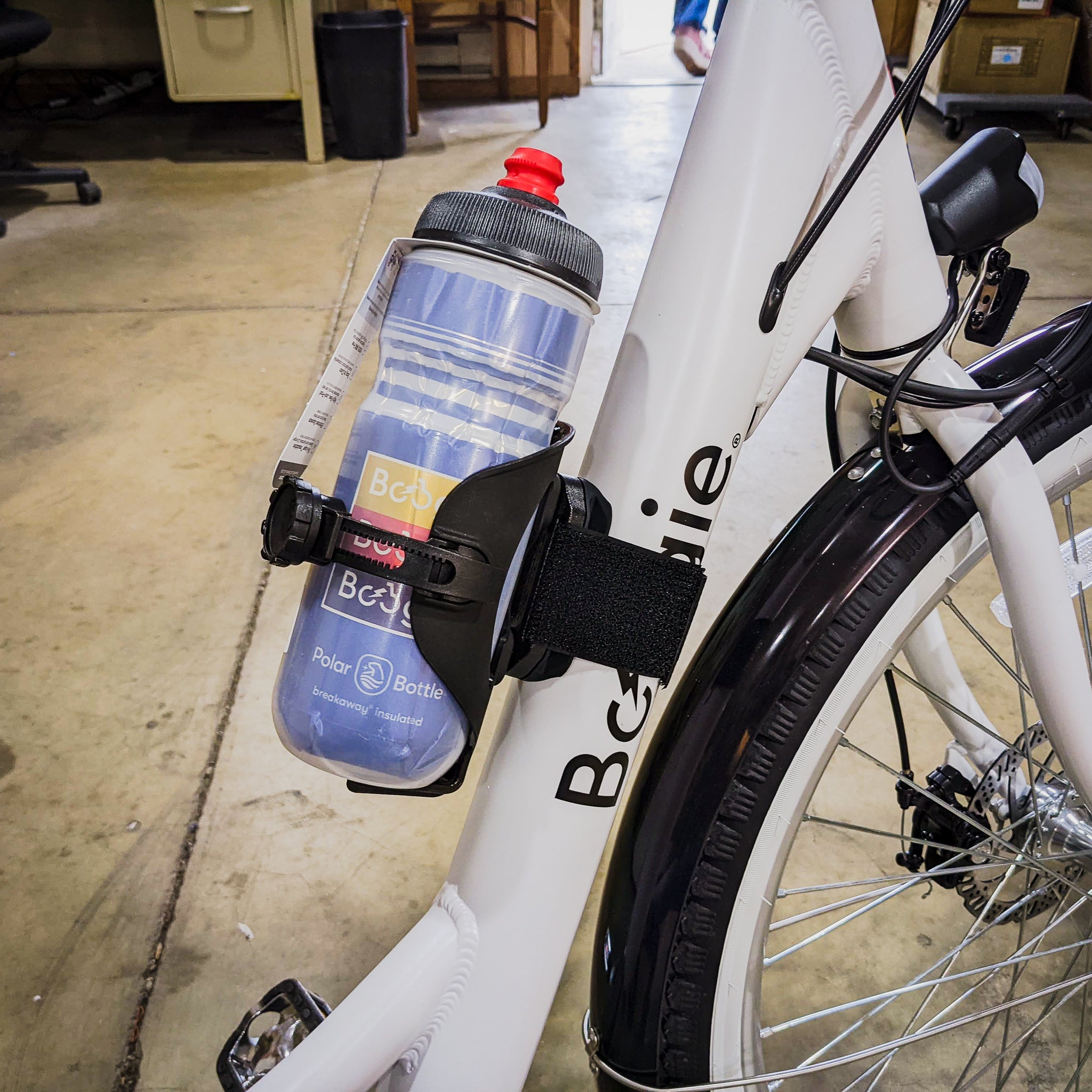 Water bottle that fits in best sale bike cage